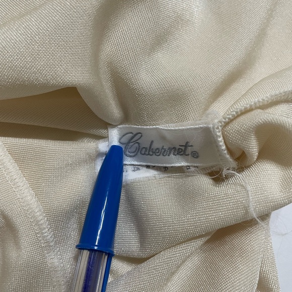 VINTAGE Cabernet Womens Cream V-Neck Princess Line Full Slip Size 34 - Picture 7 of 8